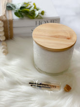 Load image into Gallery viewer, 14oz Marquis Glass Candle